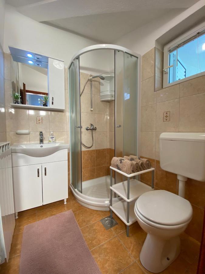 Guest House Renata 플로민 외부 사진